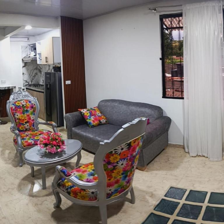 Castillo encantador - Two-Bedroom Apartment - 10