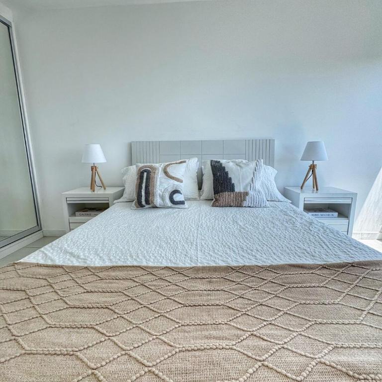 Torre Bellagio - Piso 17 - Full Amenities - 4 Pax - Piscina Climatizada - One-Bedroom Apartment - 4