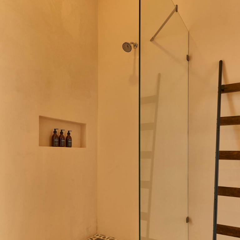 ZunZún - Suite con cama extragrande y vistas a la piscina - 12