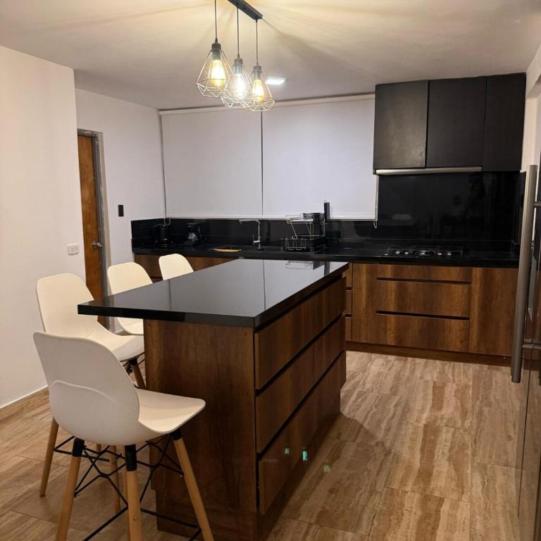 Welcoming apartment - Three-Bedroom Apartment - 9