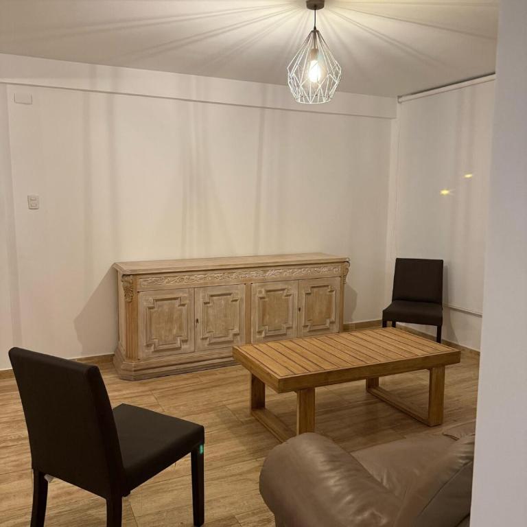 Welcoming apartment - Three-Bedroom Apartment - 10