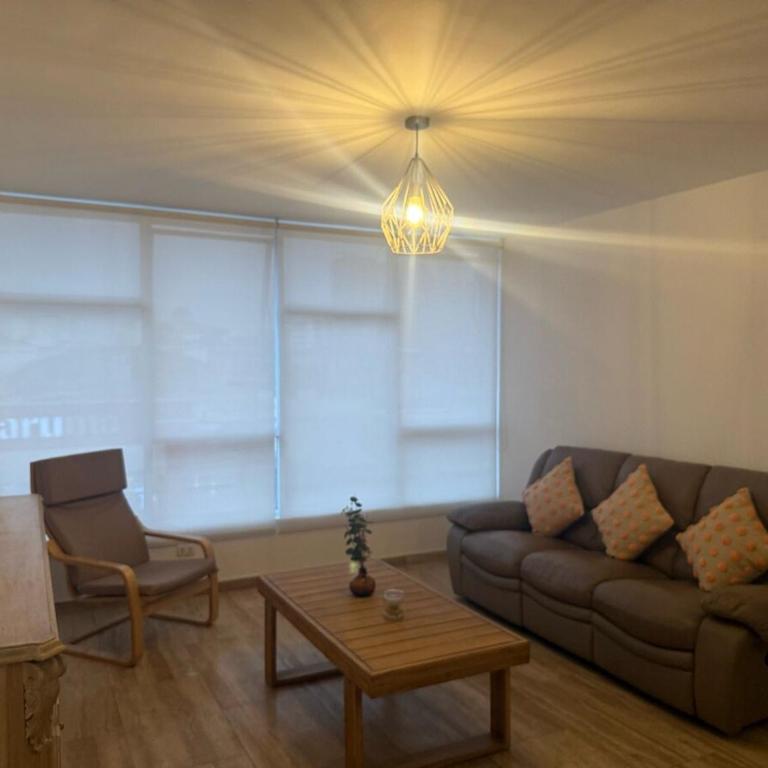 Welcoming apartment - Three-Bedroom Apartment - 14