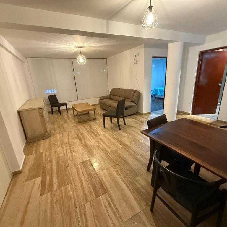 Welcoming apartment - Three-Bedroom Apartment - 24