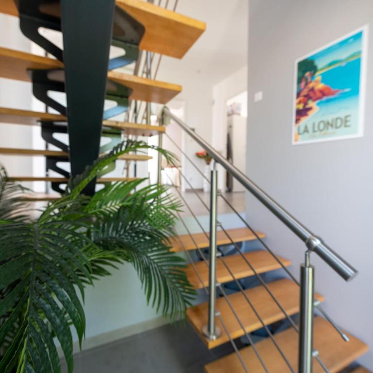 SUPERBE VILLA VUE MER JUSQU'A 14 COUCHAGES La LONDE LES MAURES Entre HYERES et Le LAVANDOU 4 Etoiles PISCINE CHAUFFEE - Four-Bedroom House - 39