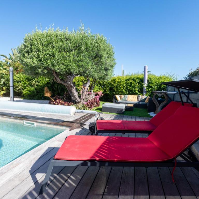 SUPERBE VILLA VUE MER JUSQU'A 14 COUCHAGES La LONDE LES MAURES Entre HYERES et Le LAVANDOU 4 Etoiles PISCINE CHAUFFEE - Four-Bedroom House - 12
