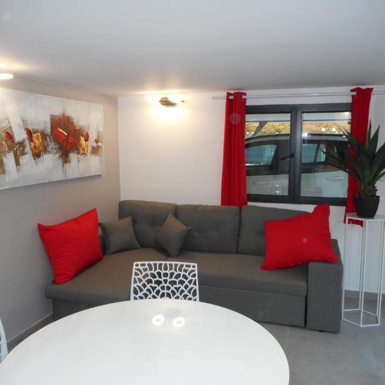 SUPERBE VILLA VUE MER JUSQU'A 14 COUCHAGES La LONDE LES MAURES Entre HYERES et Le LAVANDOU 4 Etoiles PISCINE CHAUFFEE - Five-Bedroom House - 43