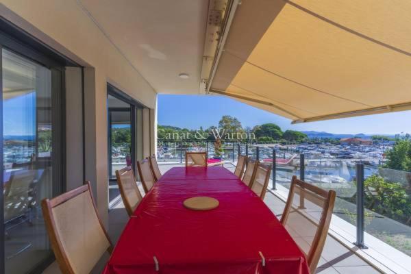 SUPERBE VILLA VUE MER JUSQU'A 14 COUCHAGES La LONDE LES MAURES Entre HYERES et Le LAVANDOU 4 Etoiles PISCINE CHAUFFEE - Four-Bedroom House - 4
