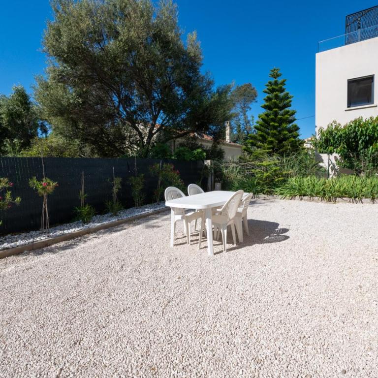 SUPERBE VILLA VUE MER JUSQU'A 14 COUCHAGES La LONDE LES MAURES Entre HYERES et Le LAVANDOU 4 Etoiles PISCINE CHAUFFEE - Five-Bedroom House - 45