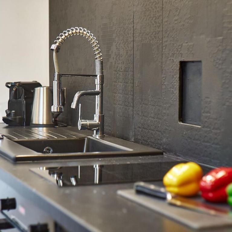 Beautiful renovated apartment Cours Lafayette near Halles Paul Bocuse - Appartamento - 5