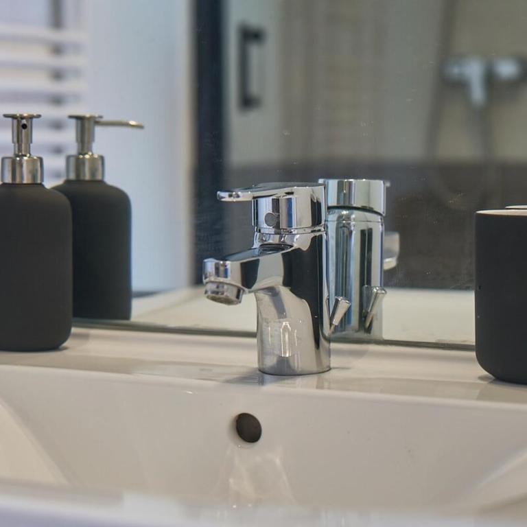 Convenient and central studio Close to the metro and amenities - Appartamento - 16