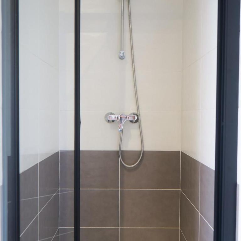 Convenient and central studio Close to the metro and amenities - Appartamento - 21