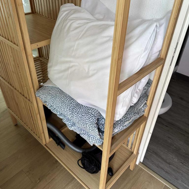Functional and well located studio close to metro and shops - Apartment - 5
