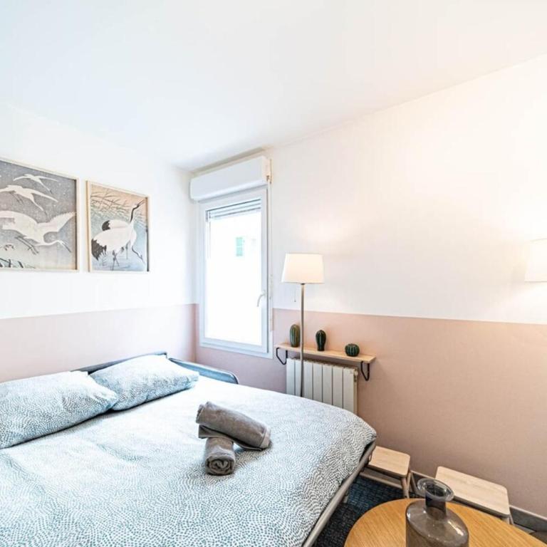 Le petit Montel- studio avec garage-métro Valmy - Appartement - 8