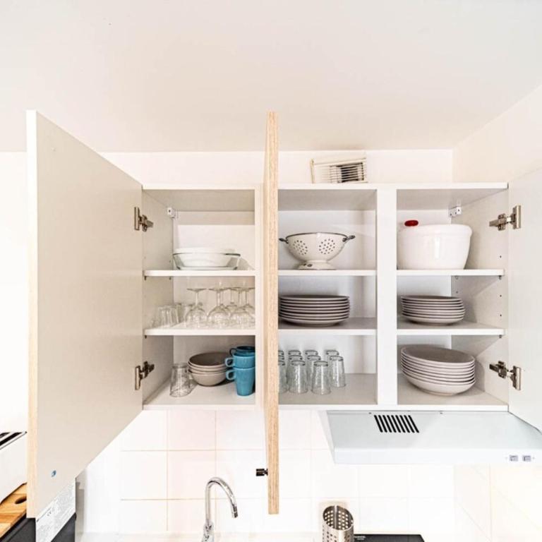 Le petit Montel- studio avec garage-métro Valmy - Appartement - 12