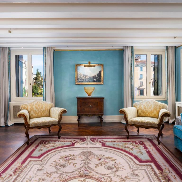 Palazzo Loredan Grand Canal - Three-Bedroom Apartment with Water View - 27