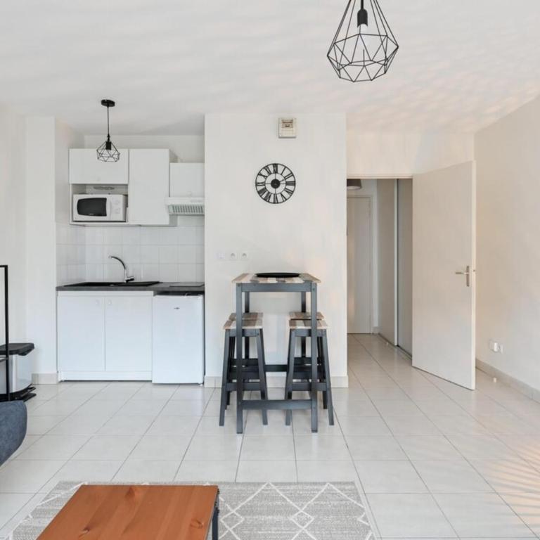 Chez Antoine cosy 2 people Part dieu - Apartment - 11