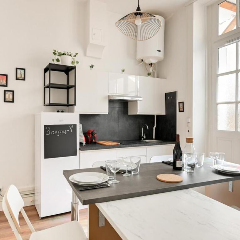 The Valmy Retreat Peaceful & Private Terrace - Appartement - 7