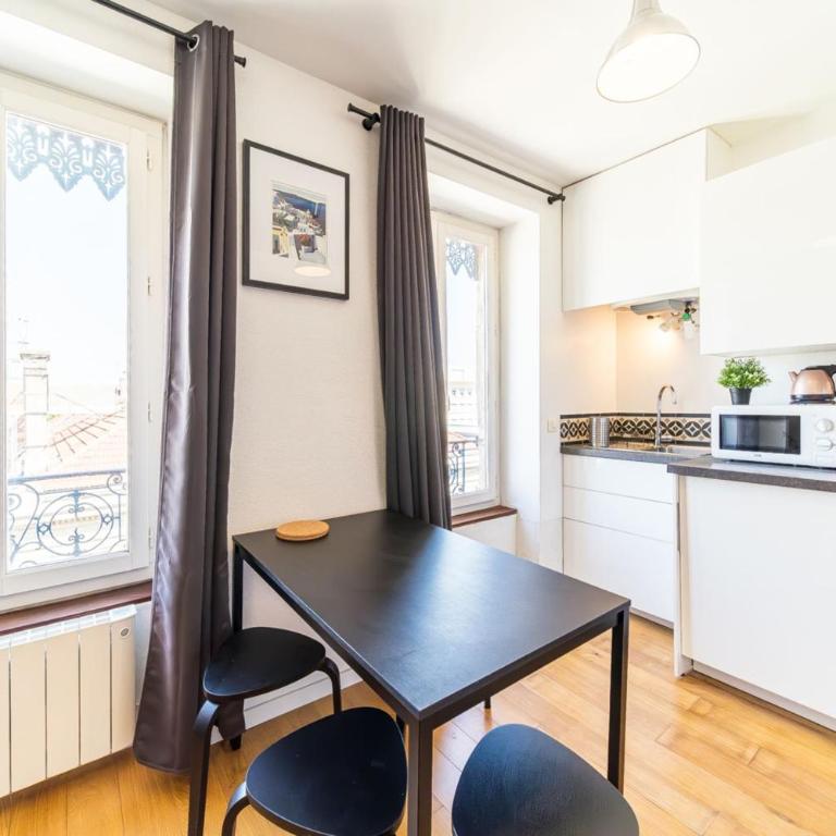 Le Petit Chaponnay - Charming Apartment for 2 near Saxe Gambetta - Apartment - 5