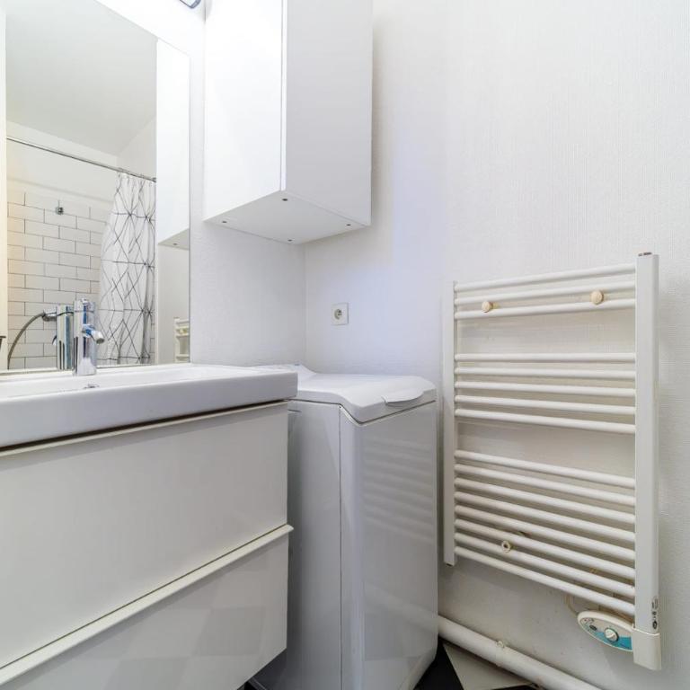 Le Petit Chaponnay - Charming Apartment for 2 near Saxe Gambetta - Apartment - 14