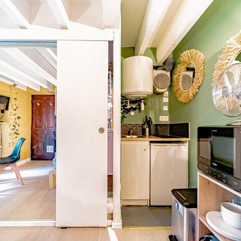 Warm and well-appointed studio Foch Masséna district - Apartment - 5