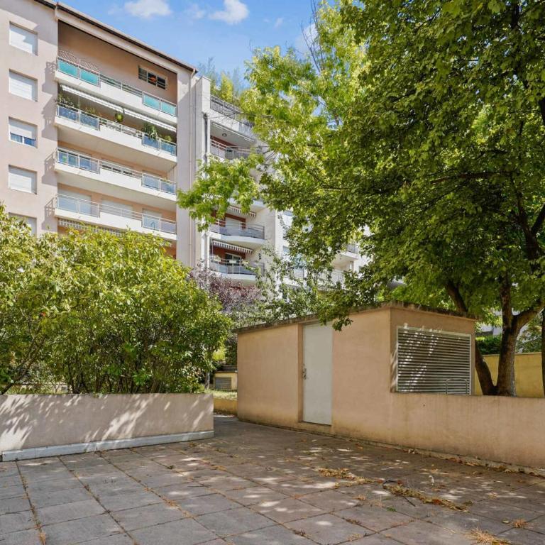 Baraban Apartment for 4 people with Balcony near Part-Dieu - Apartment - 13
