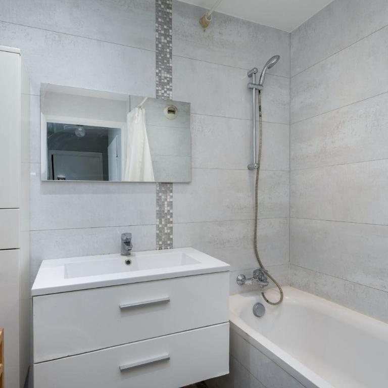 Spacieux appartement familial avec balcon Villeurbanne - Appartement - 18
