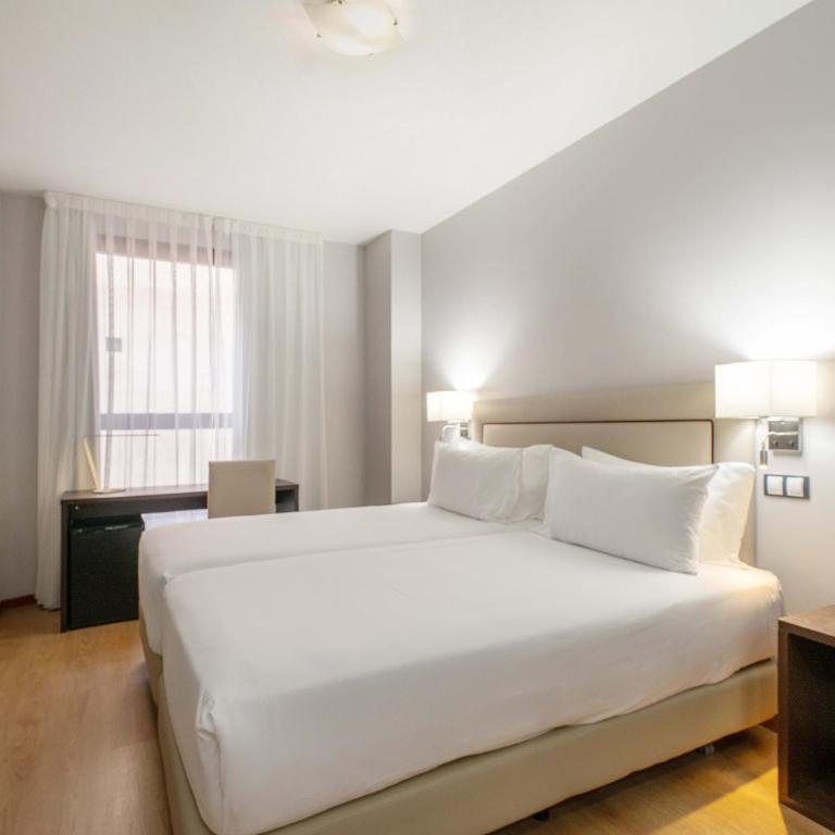 Exe Convention Plaza Madrid - Triple Room - 7