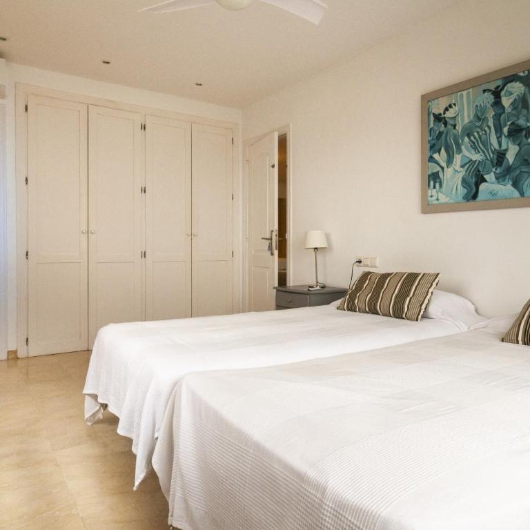 Modern apartment with pool on the beachfront in Marbella by SharingCo - Apartamento de 3 dormitorios con balcón - 11