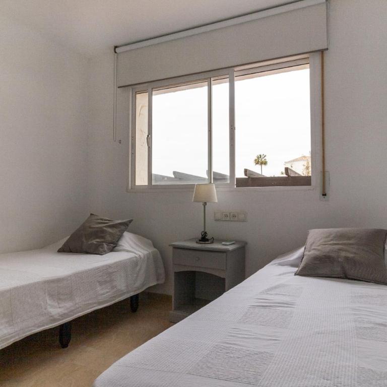 Modern apartment with pool on the beachfront in Marbella by SharingCo - Apartamento de 3 dormitorios con balcón - 16