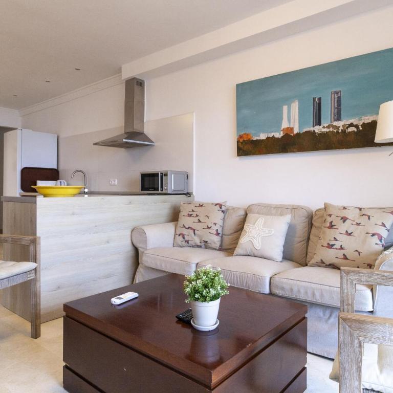 Modern apartment with pool on the beachfront in Marbella by SharingCo - Apartamento de 3 dormitorios con balcón - 23