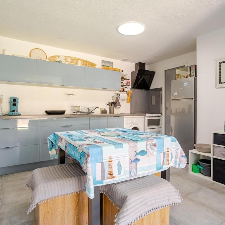 pavillon cozy dans la pinède - 2 chambres- 4 personnes - Appartement 2 Chambres - 20