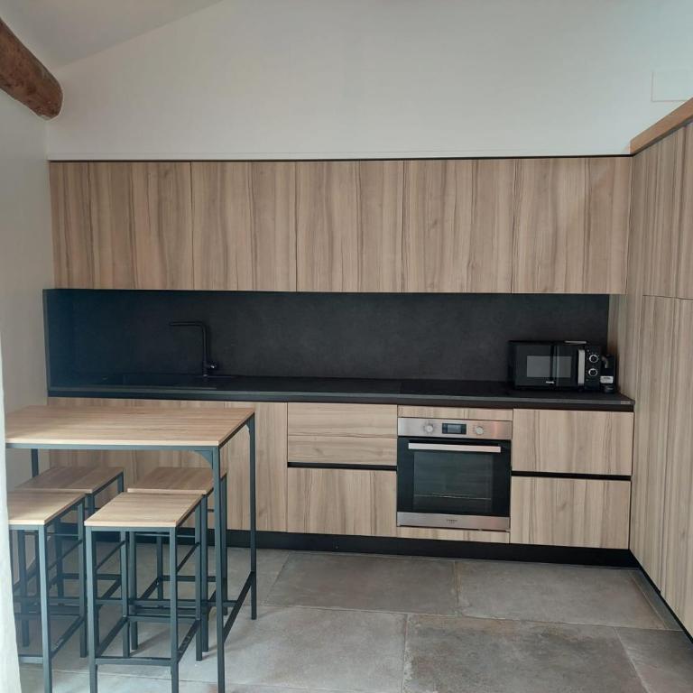 Grand loft design - Coeur du village médiéval - GO - Appartement 1 Chambre - 11