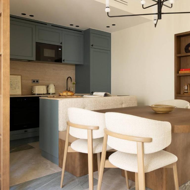 Luxurious Residence Saint Honore by onefinestay - Two-Bedroom Apartment 2 - 10