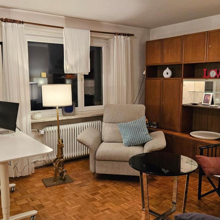 München Trudering 3 Schlafzimmer 90 qm sehr ruhig, U-S Bahn 350m - Three-Bedroom Apartment with Park View - 4
