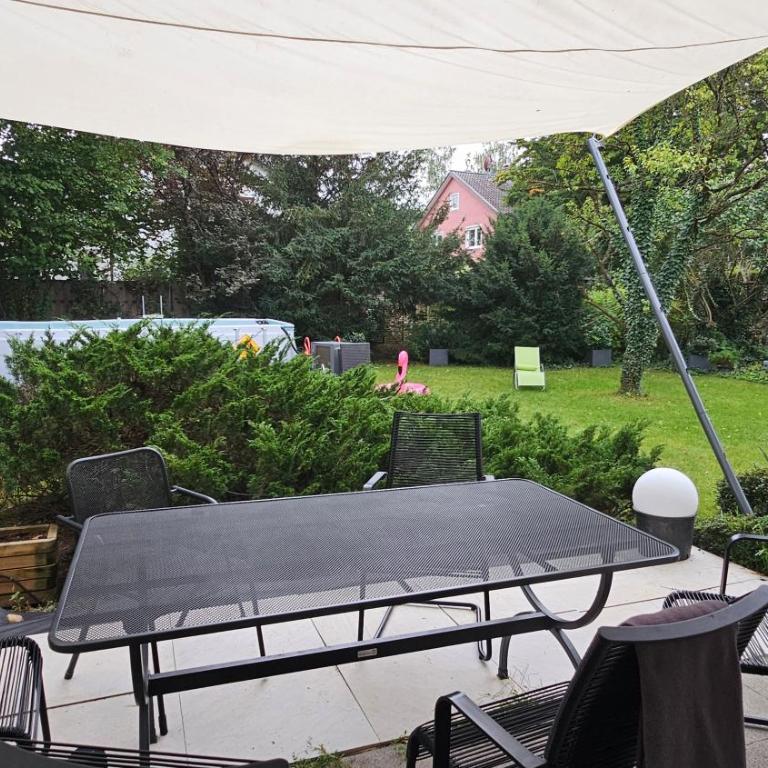 München Trudering 3 Schlafzimmer 90 qm sehr ruhig, U-S Bahn 350m - Three-Bedroom Apartment with Park View - 3