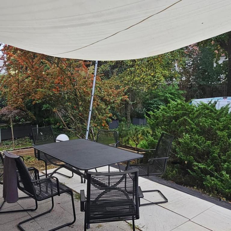 München Trudering 3 Schlafzimmer 90 qm sehr ruhig, U-S Bahn 350m - Three-Bedroom Apartment with Park View - 2