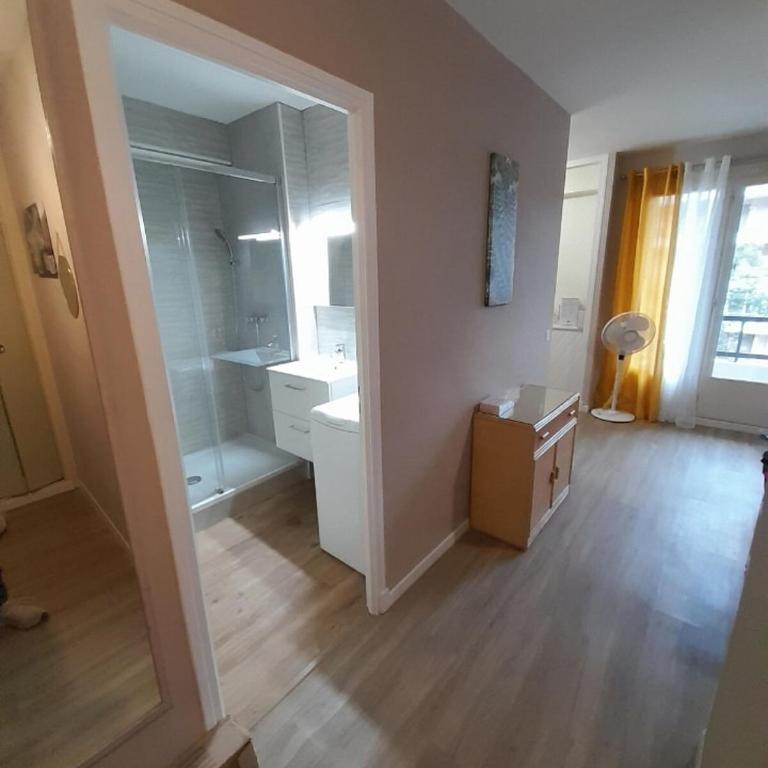 Studio tout confort avec balcon à 100m des Thermes - Appartement 1 Chambre - 2