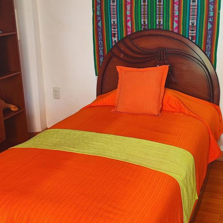 Hostal Piedra Andina - Habitación Triple con vistas al jardín - 4