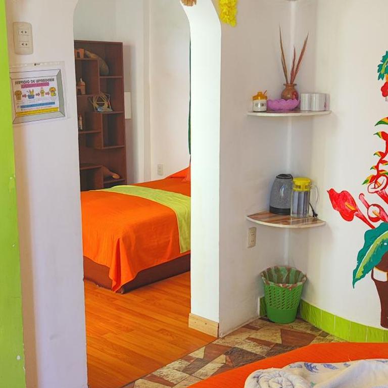 Hostal Piedra Andina - Habitación Triple con vistas al jardín - 7