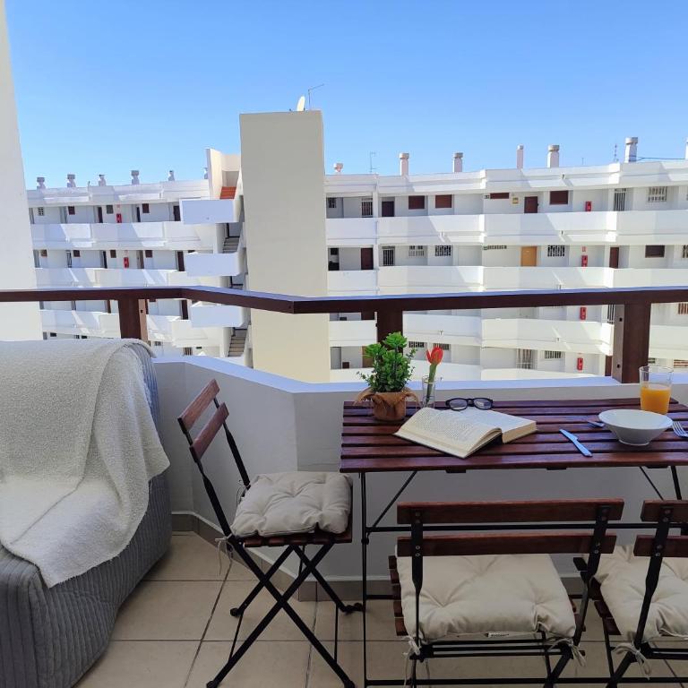 Yumbo Habitat - Two-Bedroom Standard Apartment - 6