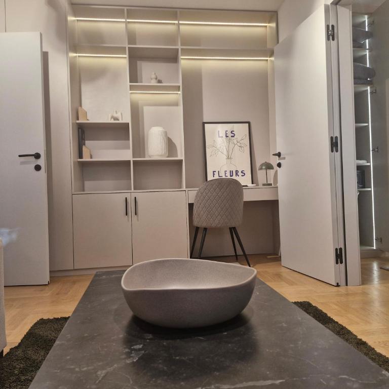 Urban Central Stay Belgrade - One-Bedroom Apartment - 14