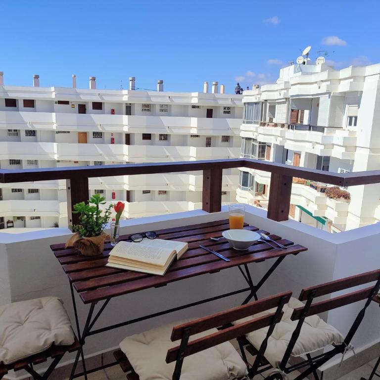 Yumbo Habitat - Two-Bedroom Standard Apartment - 7