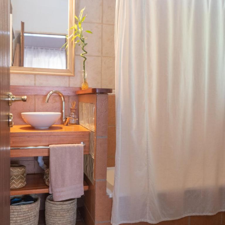 Casa Quinta con quincho y piscina a 50m del río - Villa - 50