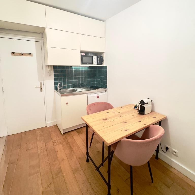Lovely studio with balcony and spectacular Sacre-Coeur view - Studio avec Balcon - 10
