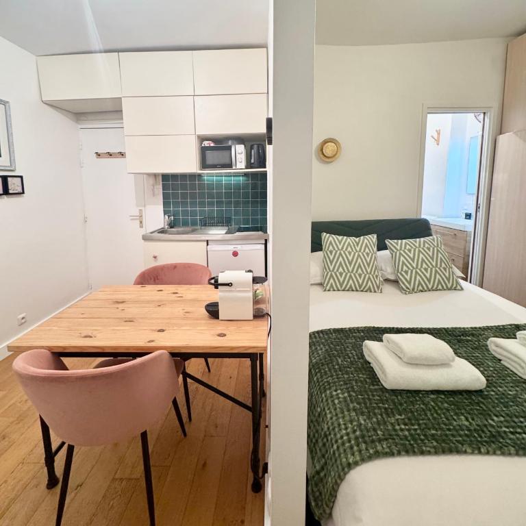 Lovely studio with balcony and spectacular Sacre-Coeur view - Studio avec Balcon - 4