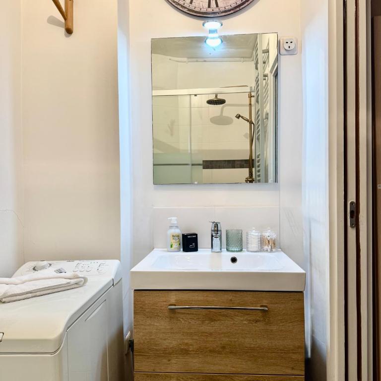 Lovely studio with balcony and spectacular Sacre-Coeur view - Studio avec Balcon - 5