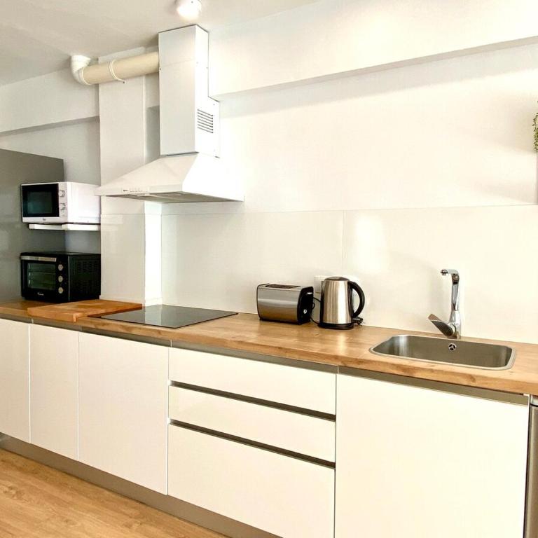 Apartment in Salou - Three-Bedroom Apartment - 14