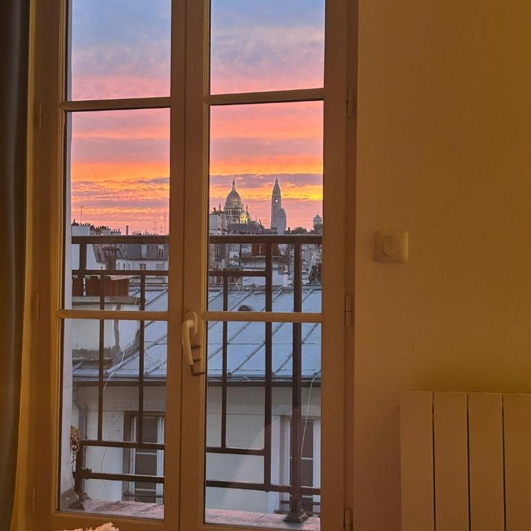 Lovely studio with balcony and spectacular Sacre-Coeur view - Studio avec Balcon - 13