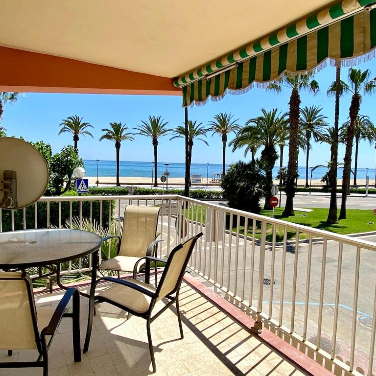 Apartment in Salou - Three-Bedroom Apartment - 1