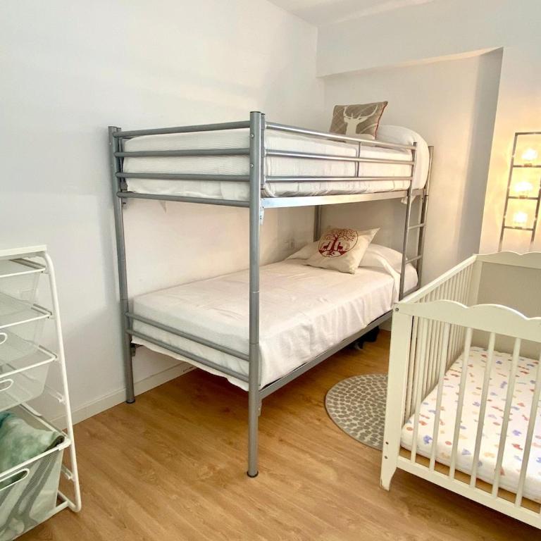 Apartment in Salou - Three-Bedroom Apartment - 11